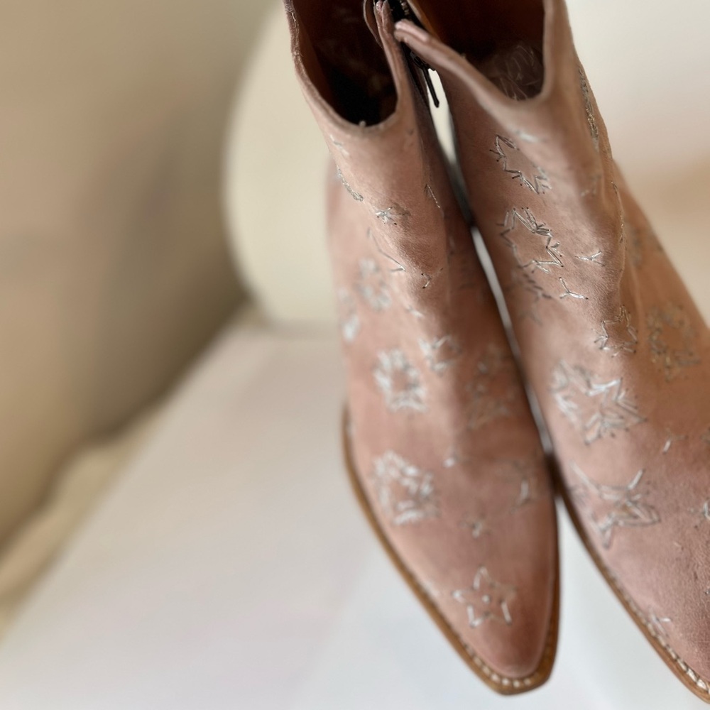 Free People Bowers Pink Suede Embroidered Ankle Boots, NEW - Picture 5 of 13